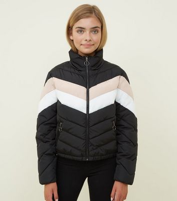 Girls – Schwarze, dicke Jacke mit Colour Blocking Design Für später speichern Von gespeicherten Artikeln entfernen Girls – Schwarze, dicke Jacke mit Colour Blocking Design Für später speichern Von gespeicherten Artikeln entfernen